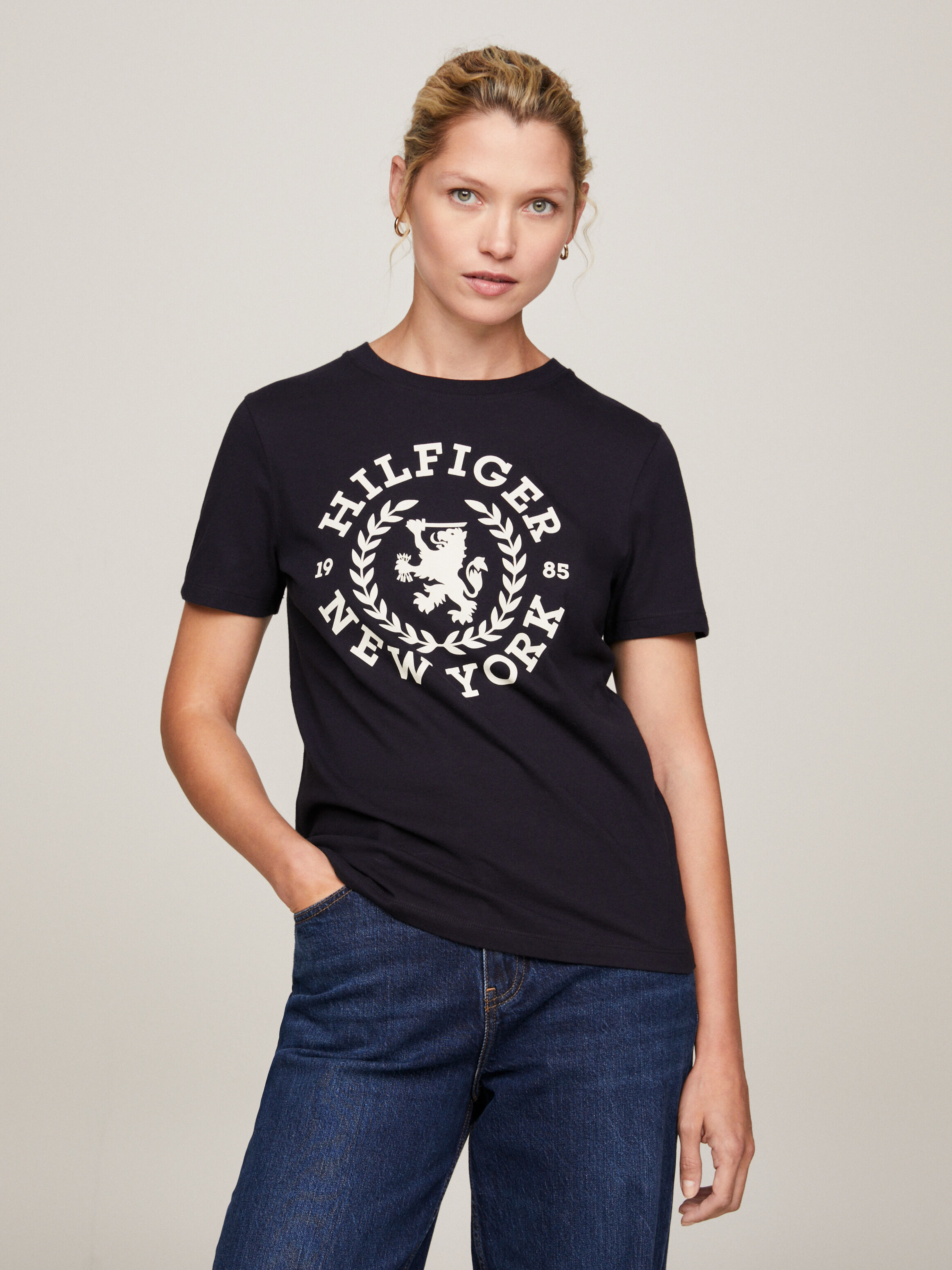 Crew Neck Crest Embroidery T Shirt