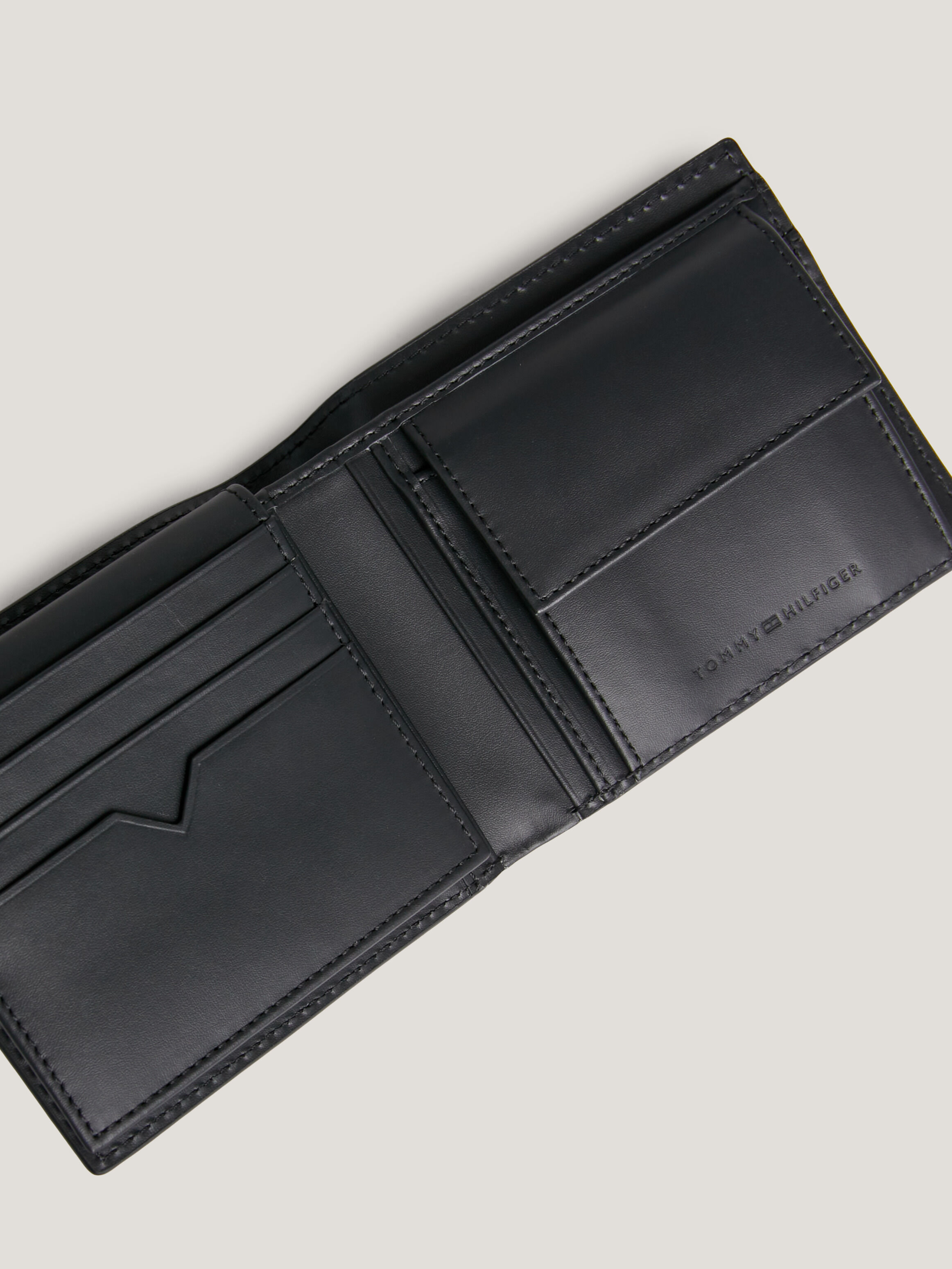 Tommy hilfiger sale slim wallet