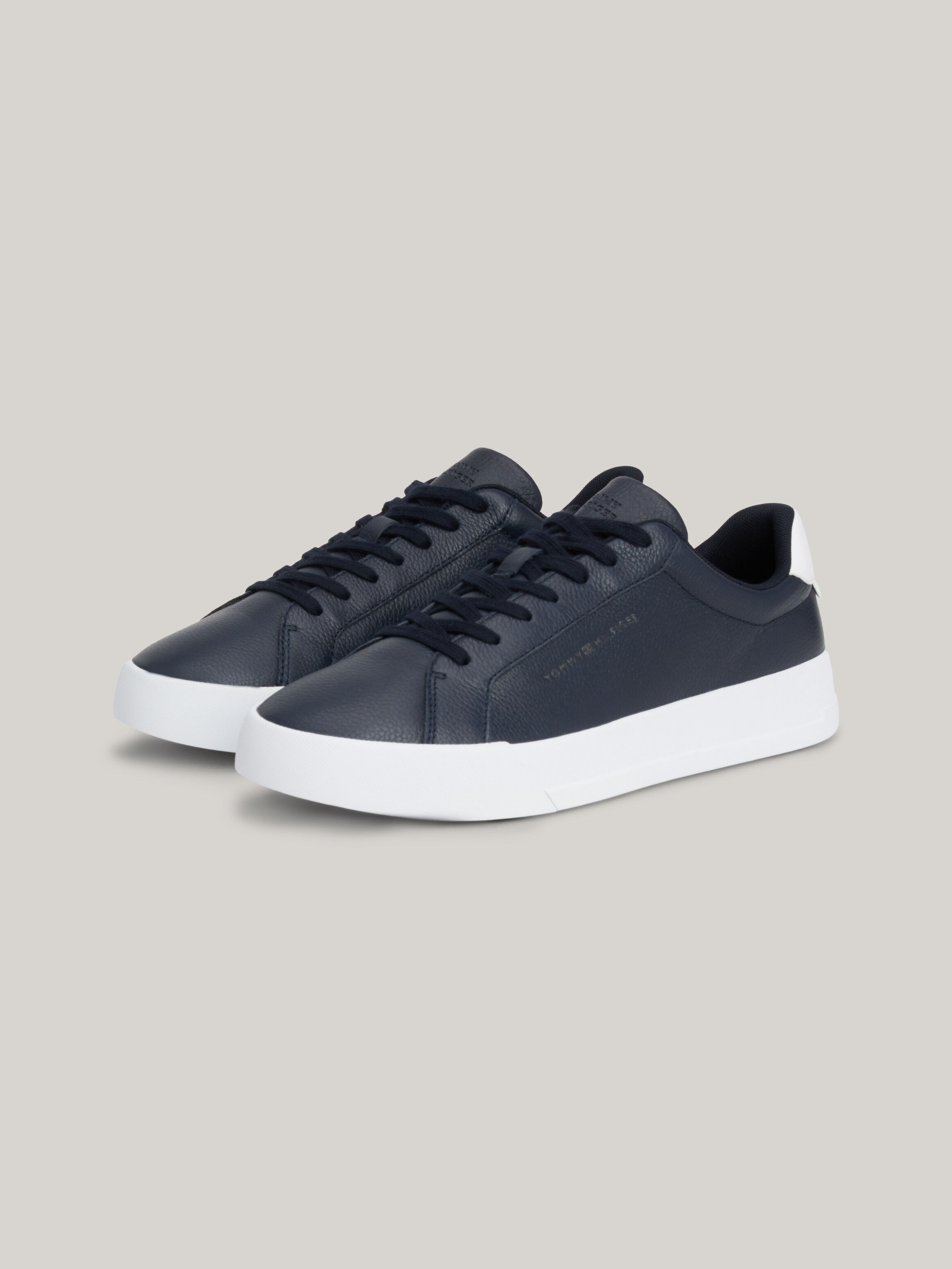 Tommy hilfiger tobias 10d trainer best sale