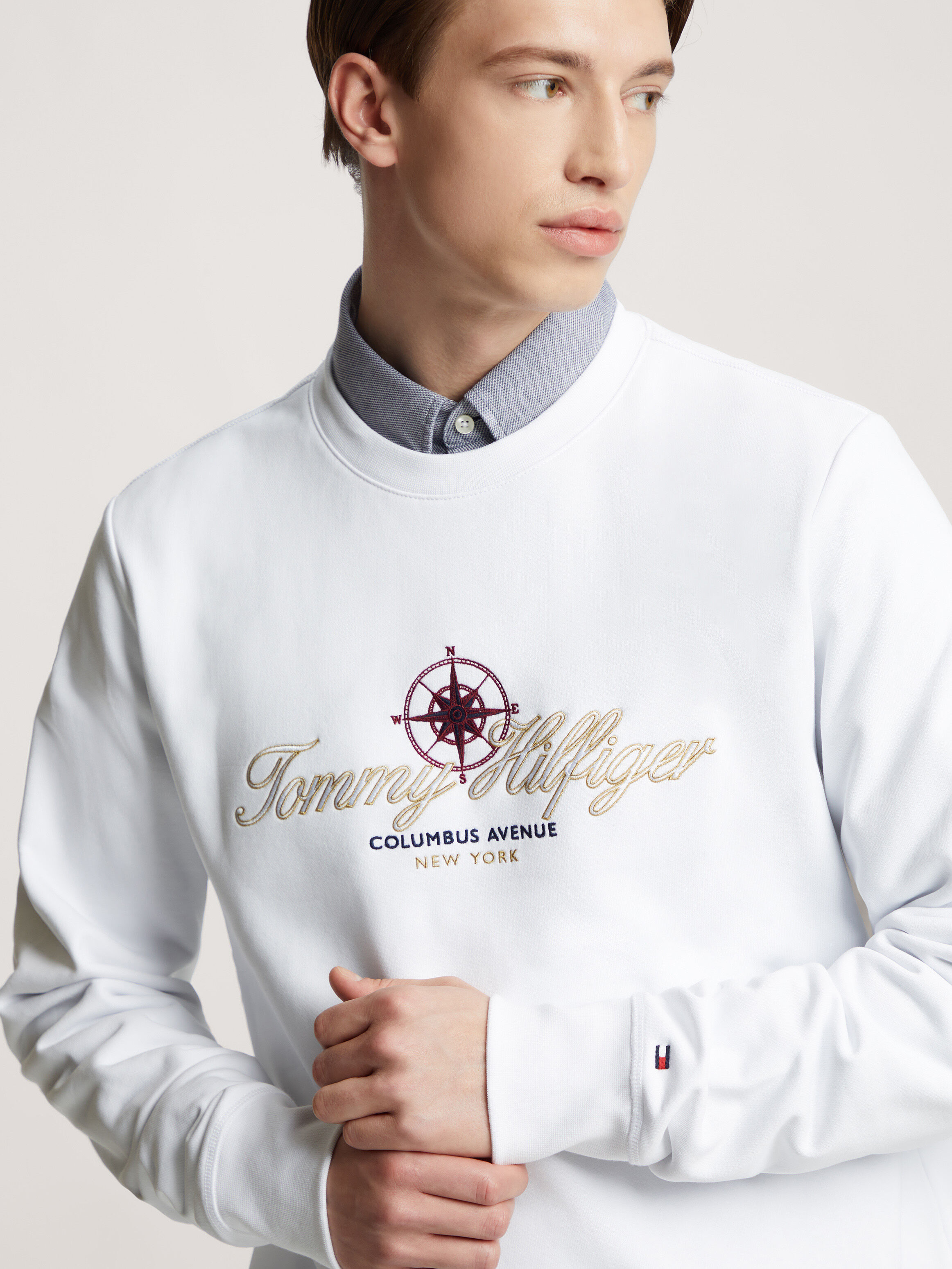 Tommy hilfiger embroidered sweatshirt deals