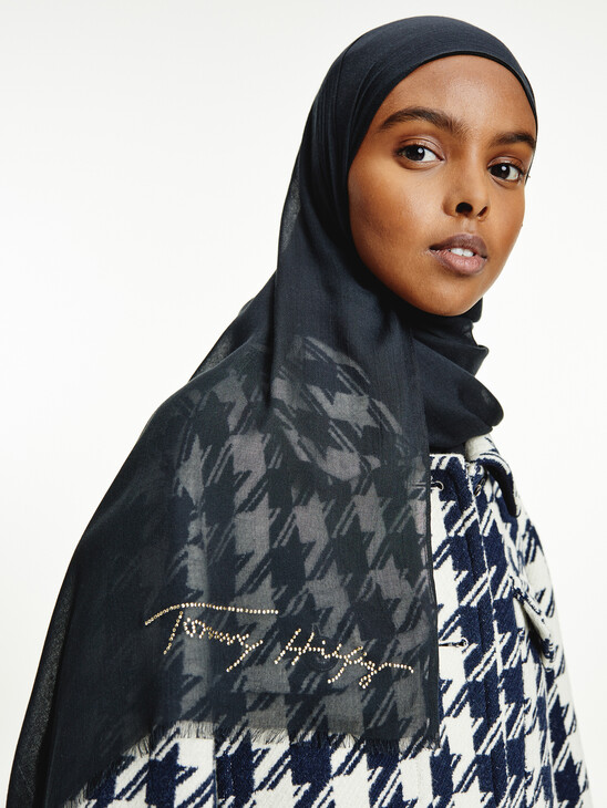 Modal Signature Brooch Hijab