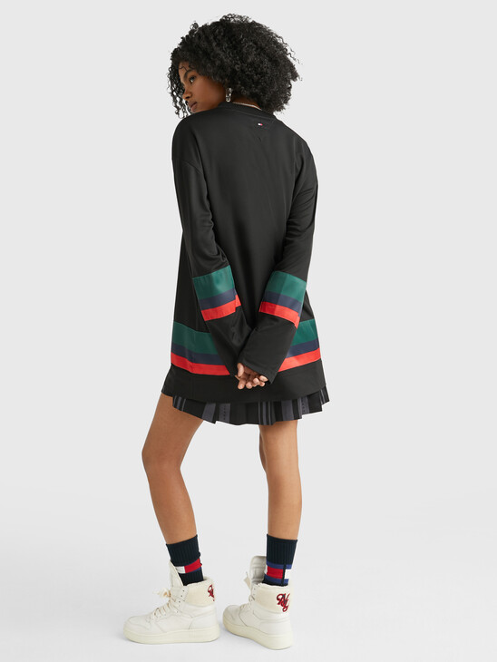 HOCKEY-INSPIRED V-NECK SWEATSHIRT