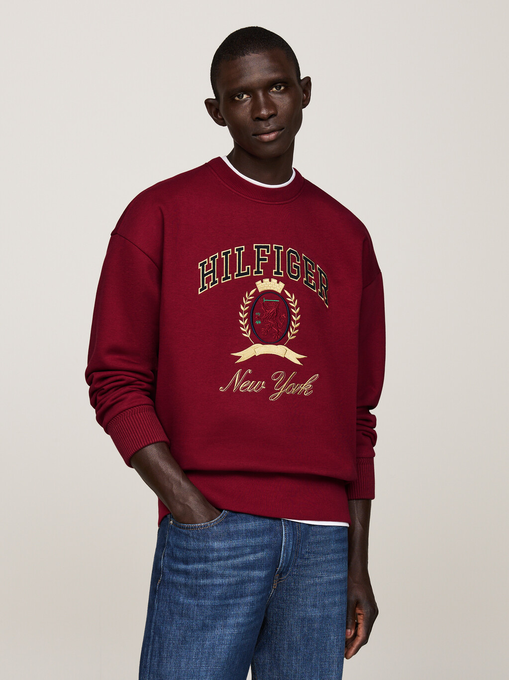 Crest Embroidery Crew Neck Sweatshirt, Rouge, hi-res