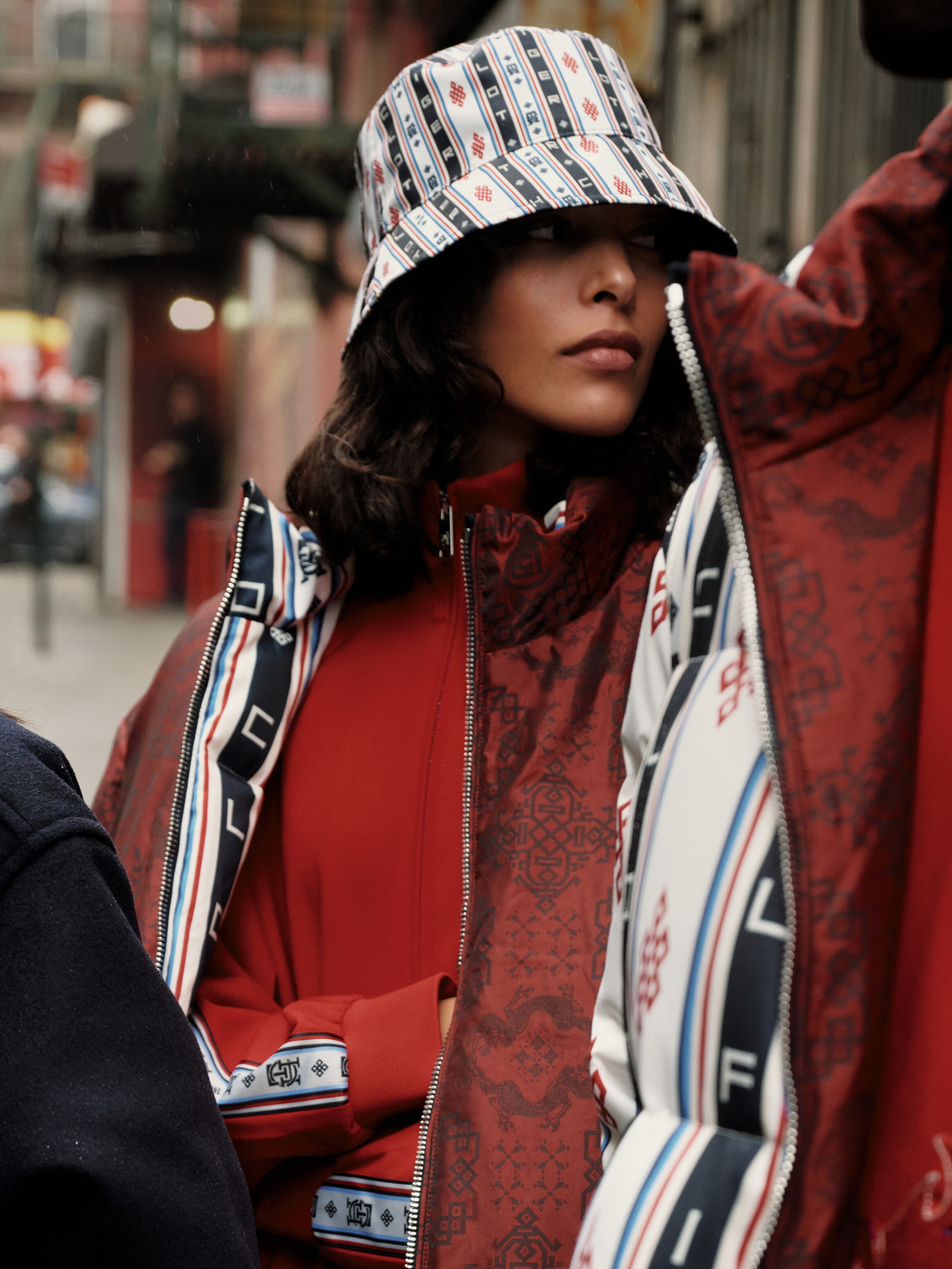 Tommy hilfiger clearance reversible bucket hat