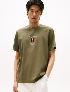 Seasonal Flag Logo T-Shirt, Battle Green, hi-res