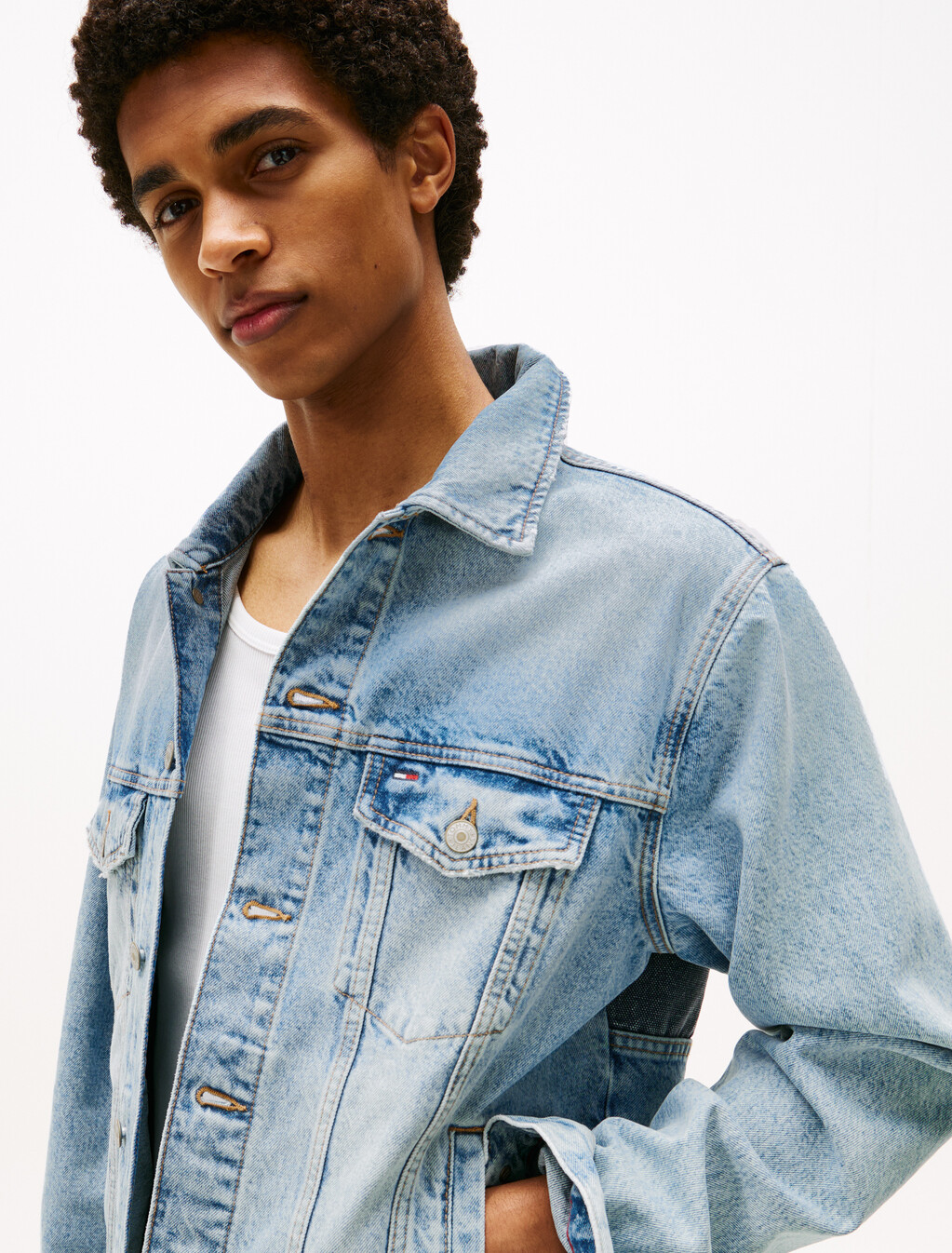 Tommy Flag Denim Trucker Jacket, Denim Mid Light Blue, hi-res