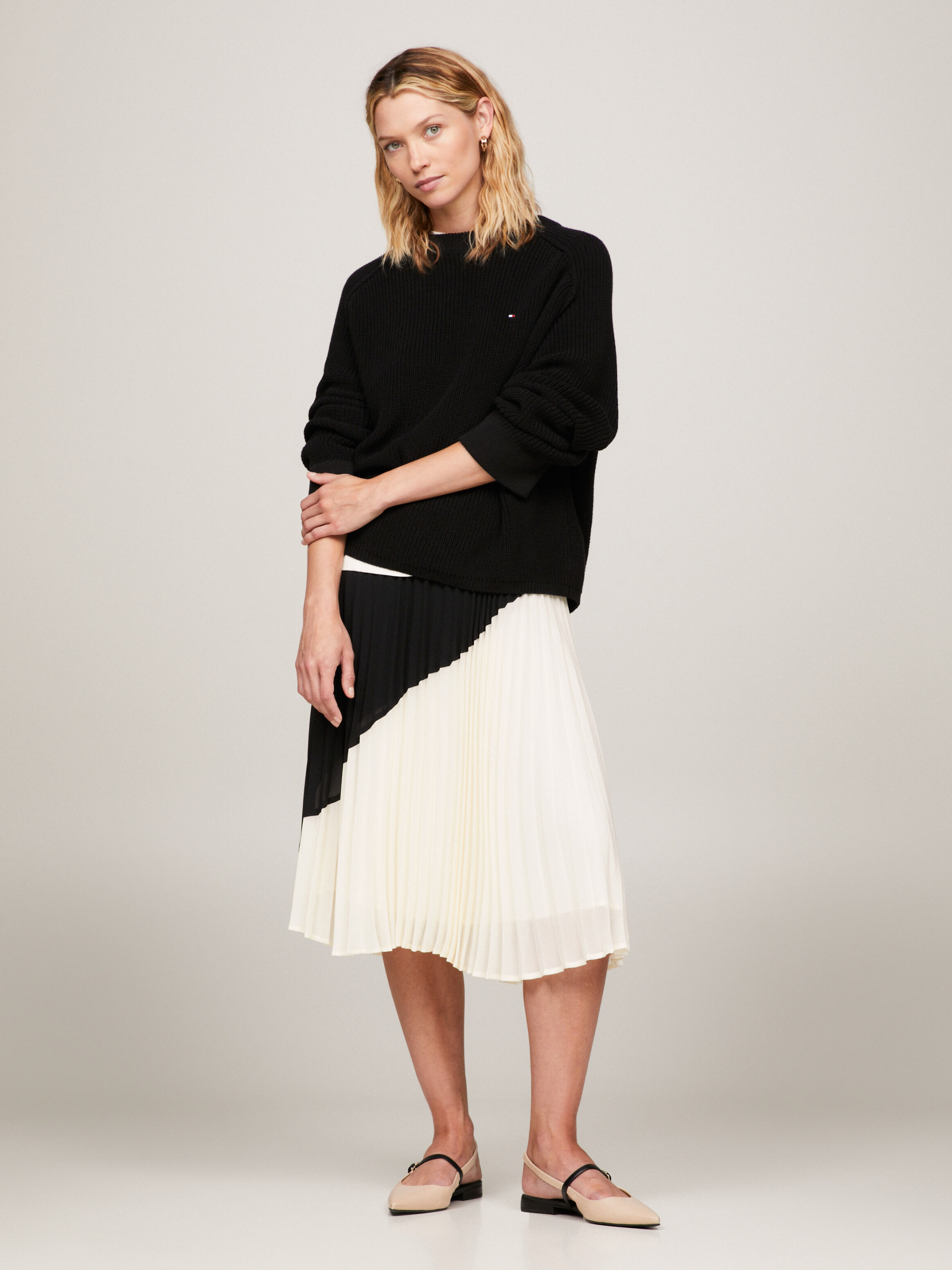 Black pleated midi store skirt 8 inch