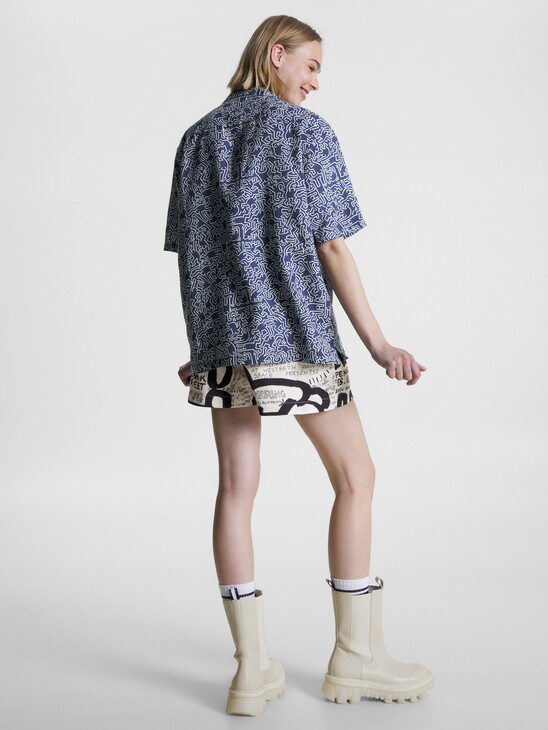 TOMMY X KEITH HARING DANCING MAN PRINT DUAL GENDER RELAXED SHORT SLEEVE SHIRT