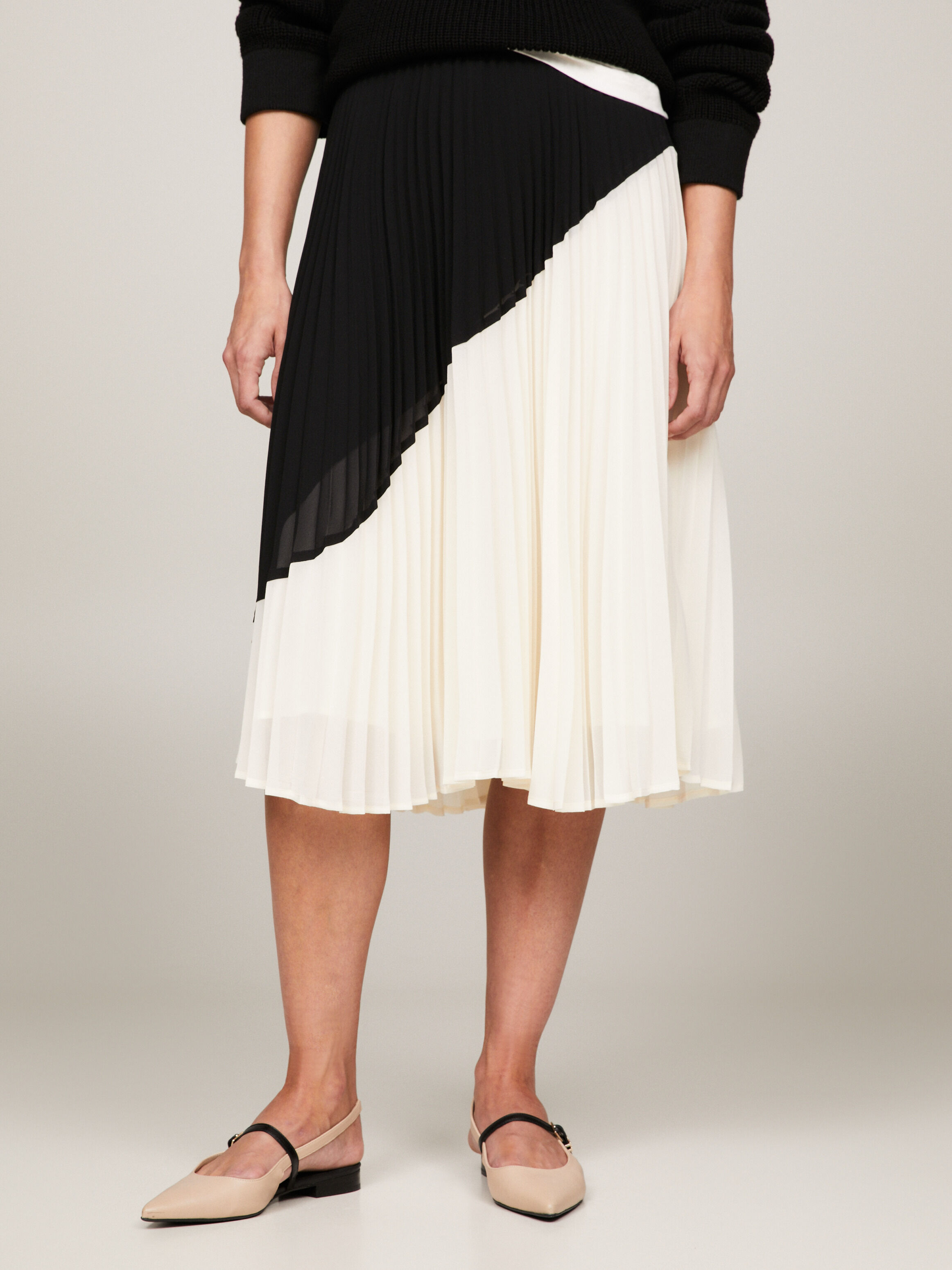 Colour Blocked Pleated Flare Midi Skirt