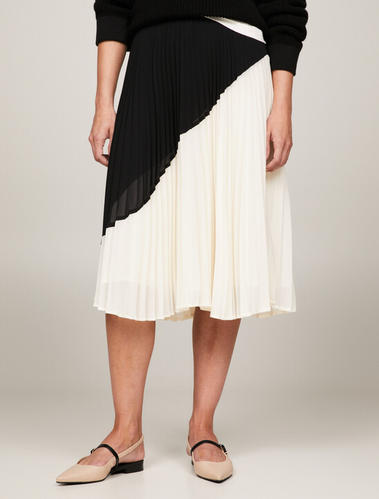 Colour-Blocked Pleated Flare Midi Skirt