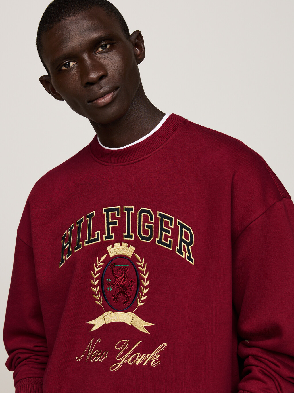 Crest Embroidery Crew Neck Sweatshirt, Rouge, hi-res