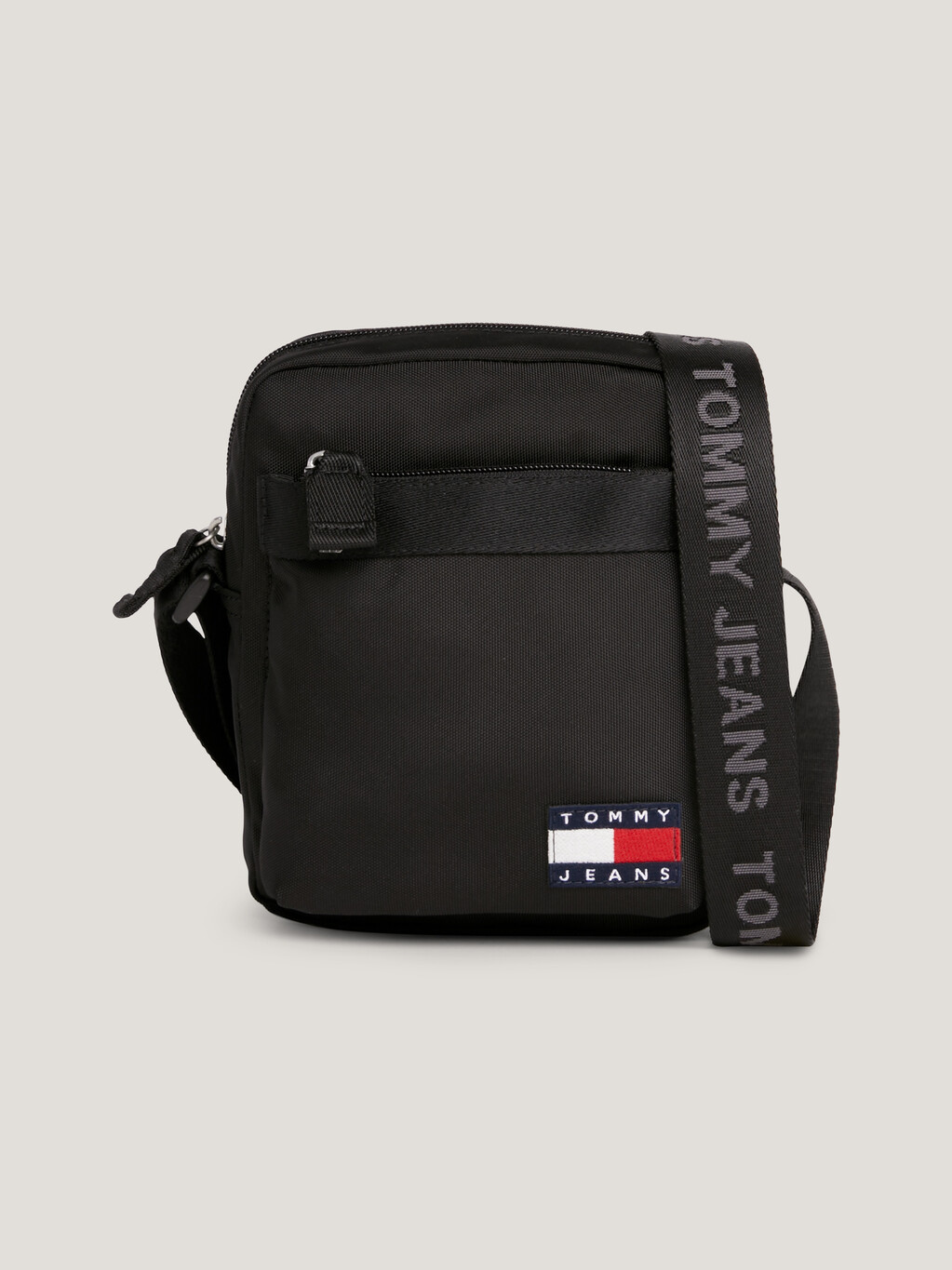 Essential Repeat Logo Reporter Bag | black | Tommy Hilfiger Malaysia