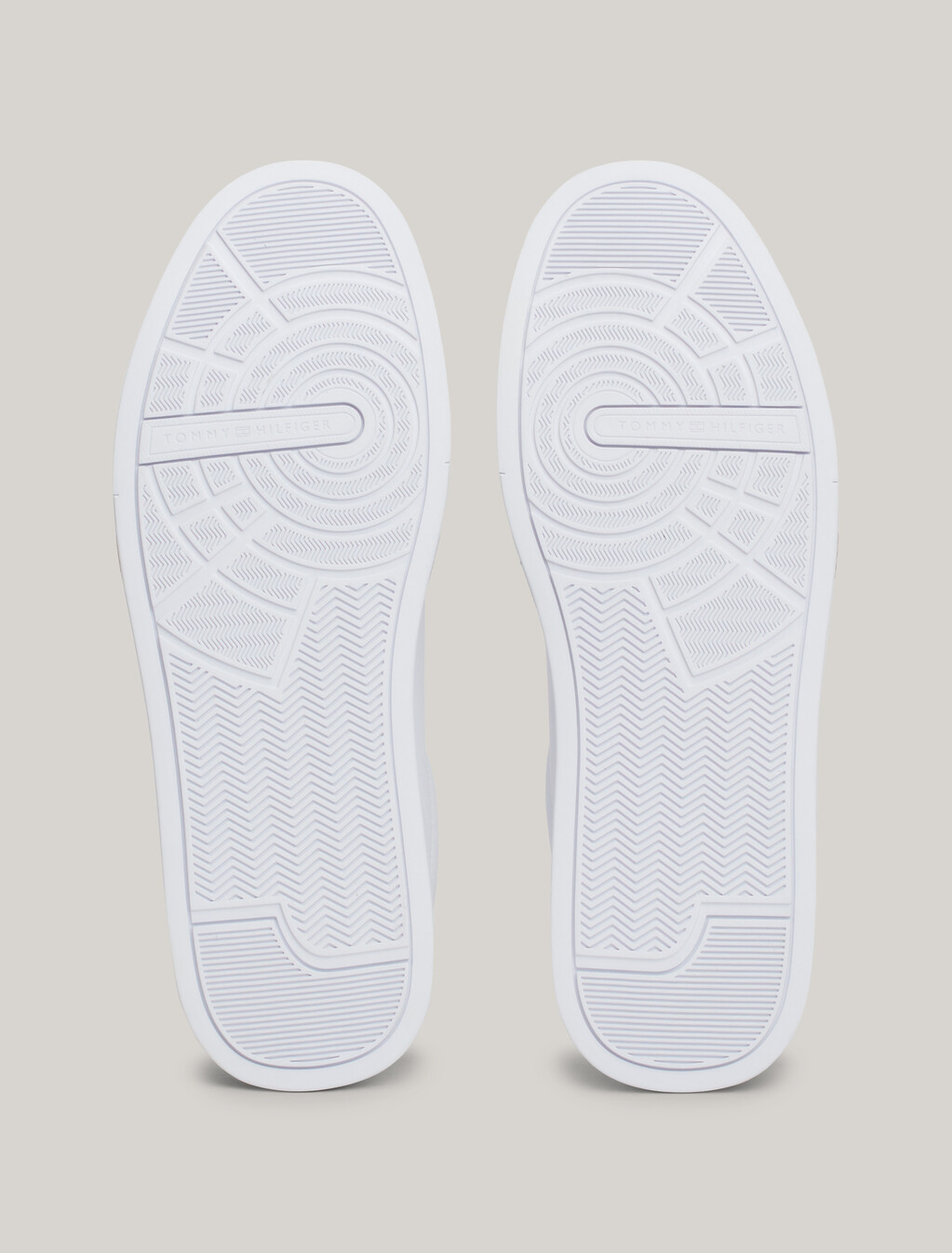 Pebble Grain Logo Court Trainers, White/Desert Sky, hi-res
