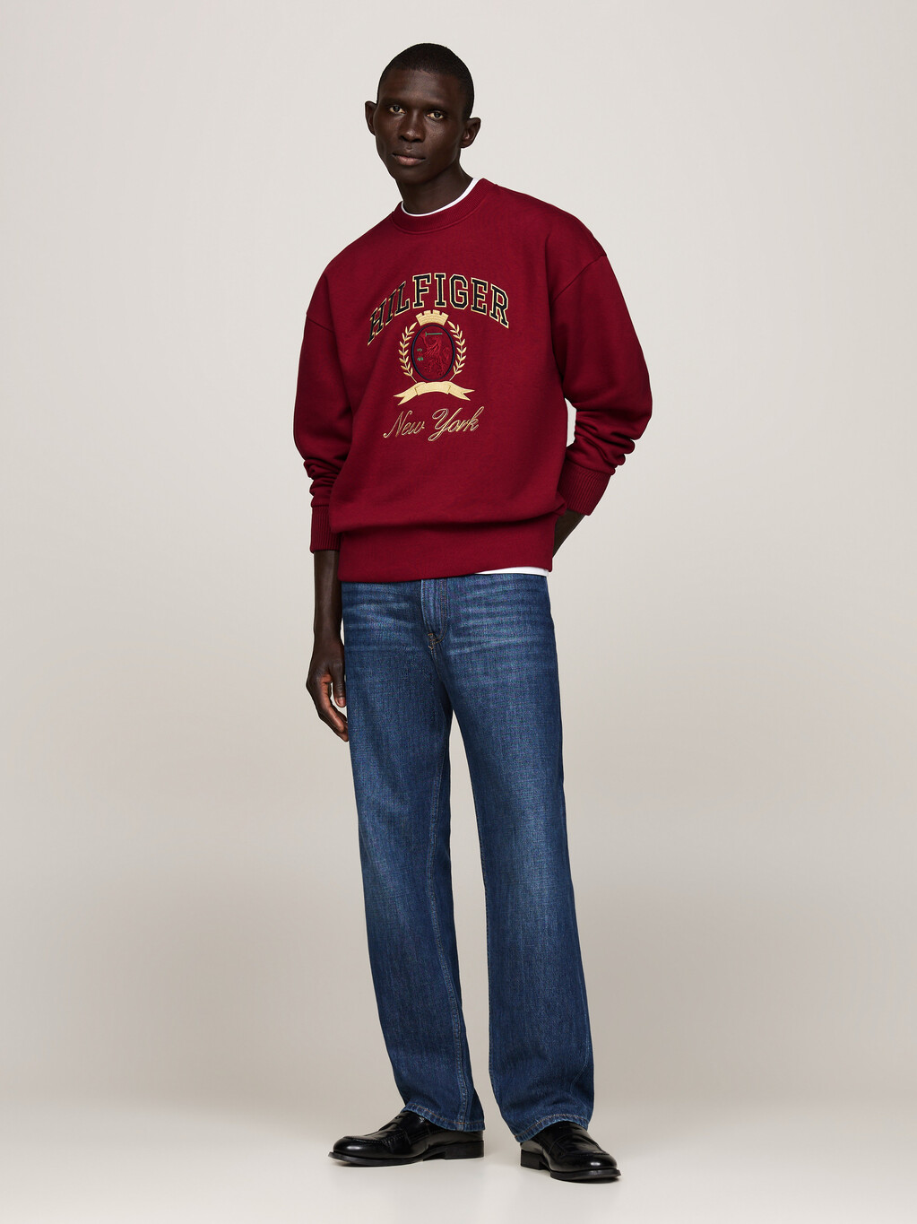 Crest Embroidery Crew Neck Sweatshirt, Rouge, hi-res