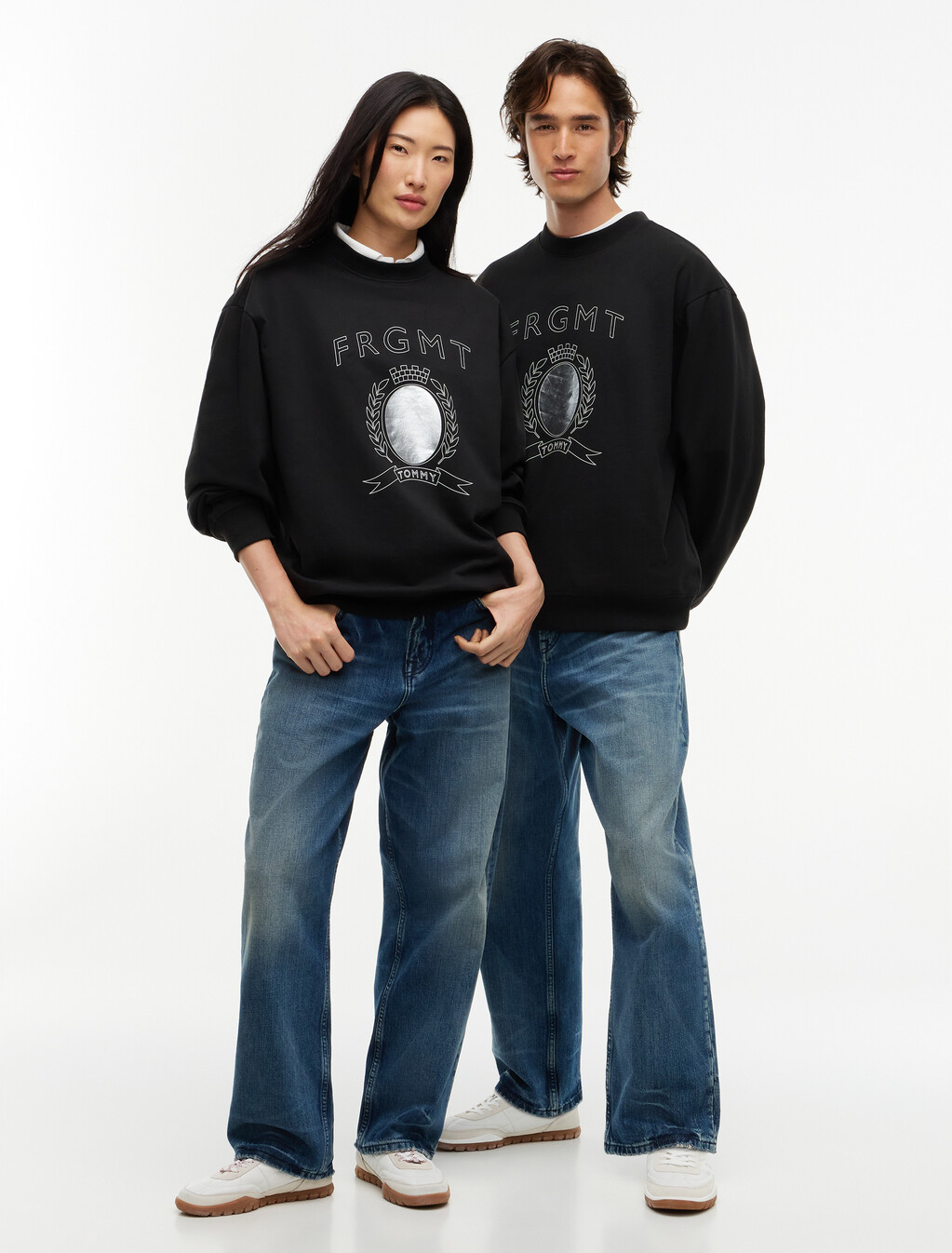 Crest Logo Crew Neck Sweatshirt, Black, hi-res