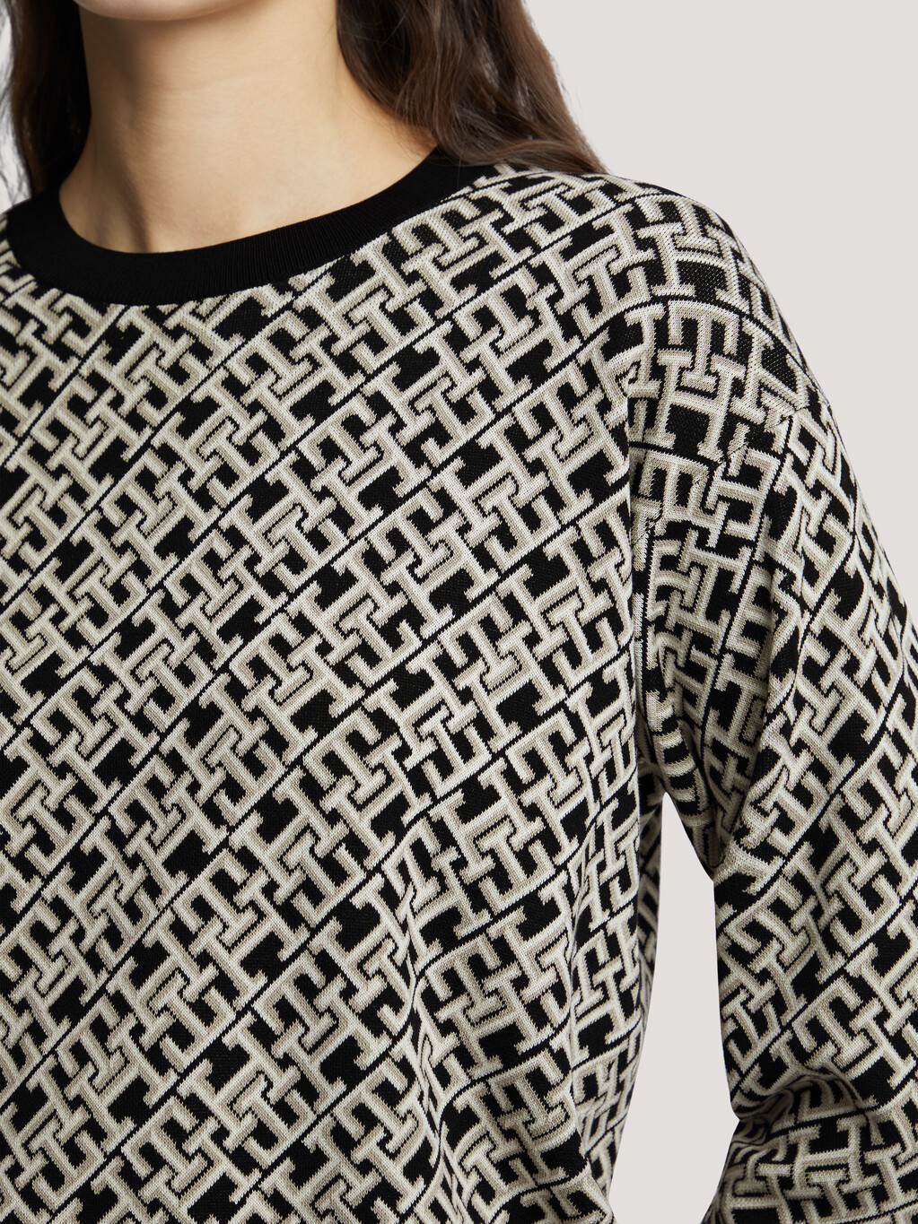 TH Monogram Jacquard Sweater, Bevelled Monogram/ Black, hi-res