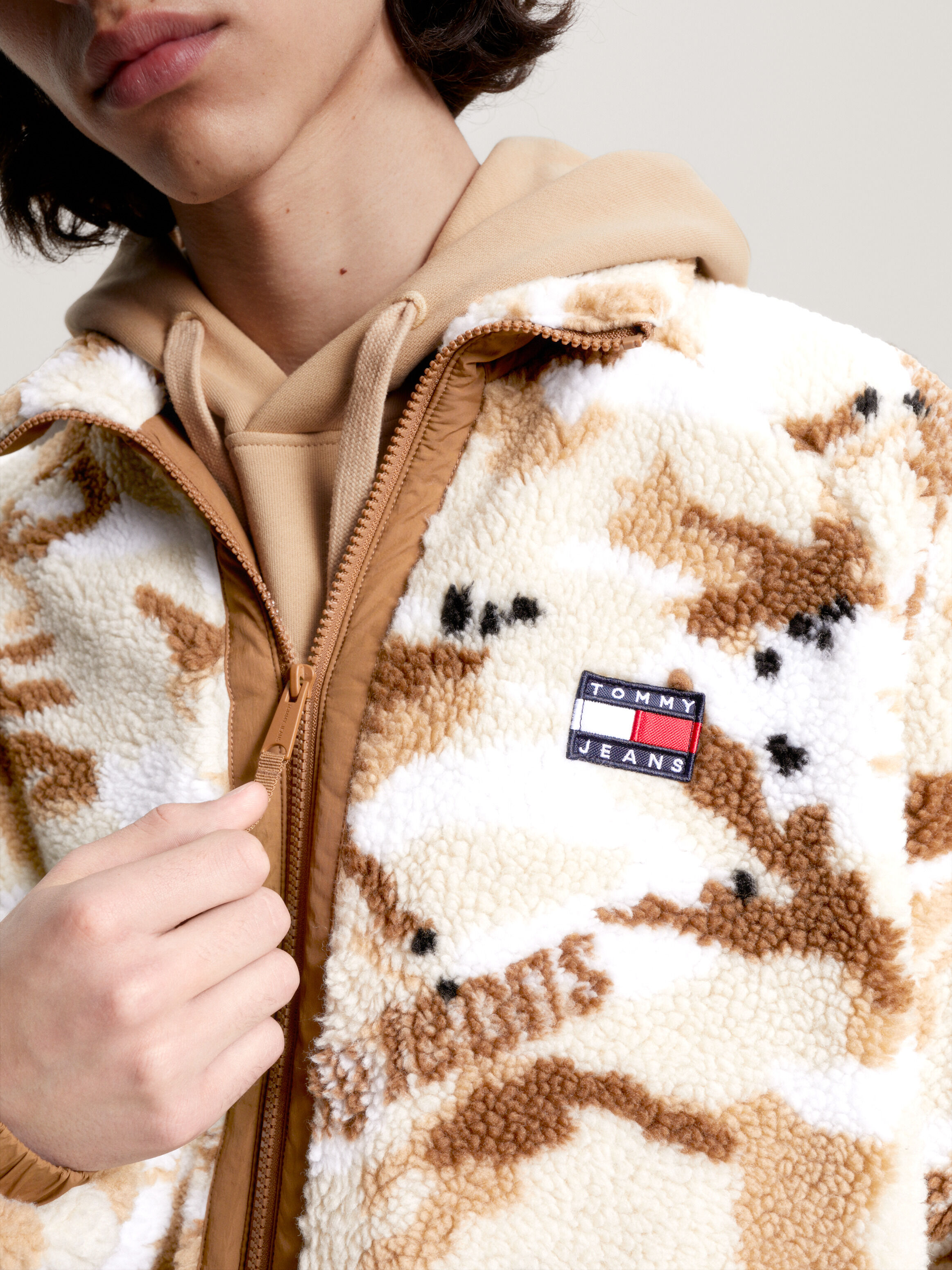 Tommy jeans camo shop jacket