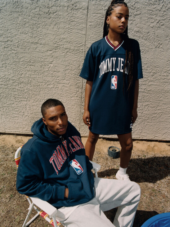 TOMMY JEANS & NBA BASKETBALL HOODIE