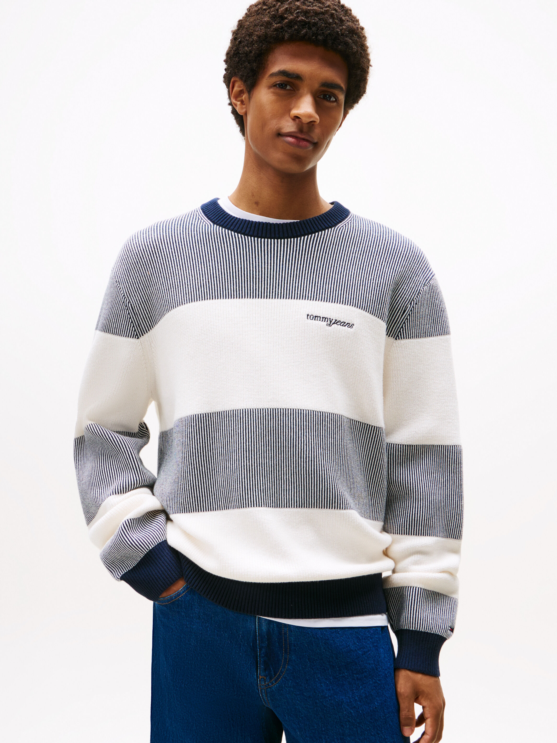 Textured Stripe Script Logo Sweater | blue | Tommy Hilfiger Malaysia