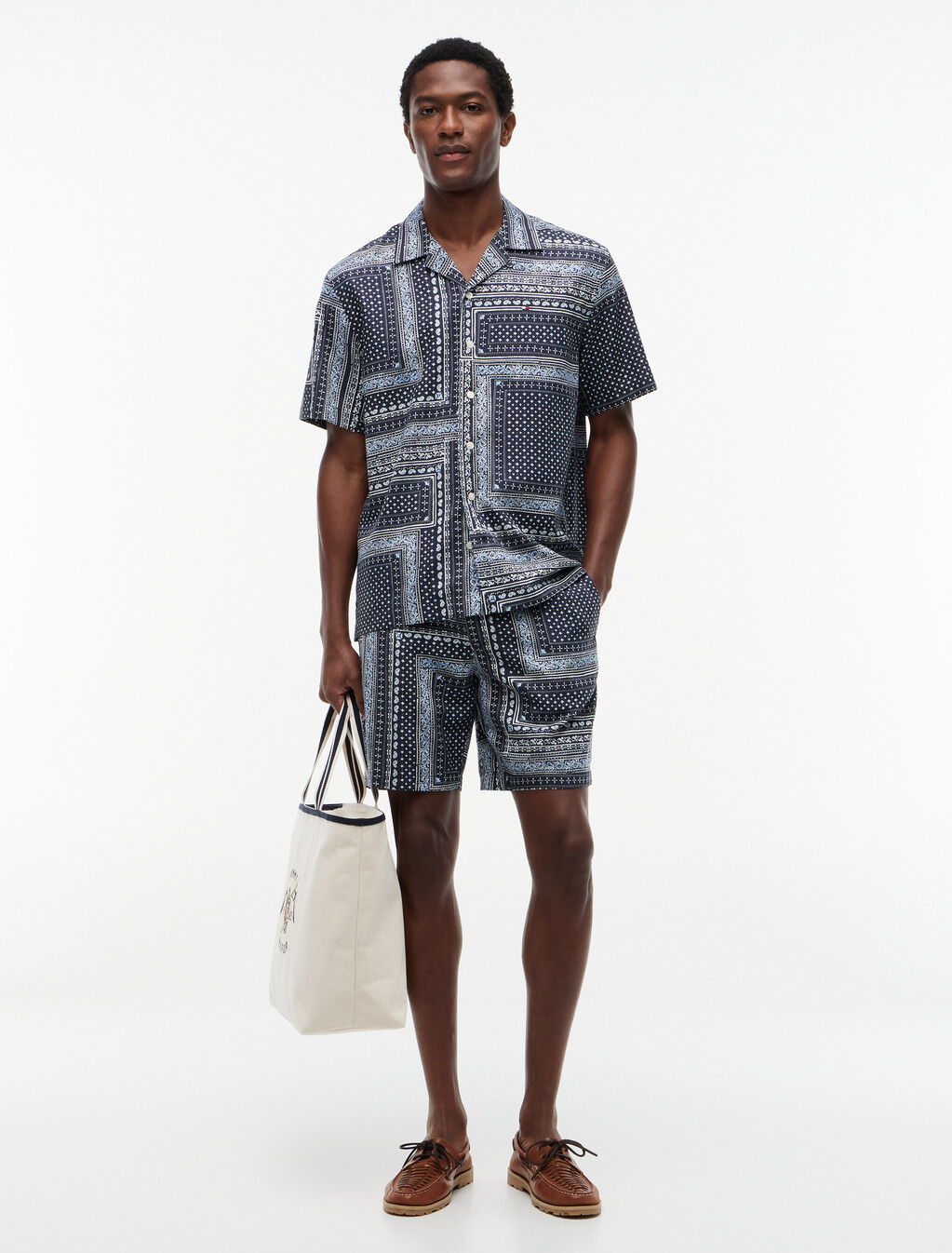 Dover Bandana Print 8" Inseam Shorts, Carbon Navy / Allover, hi-res