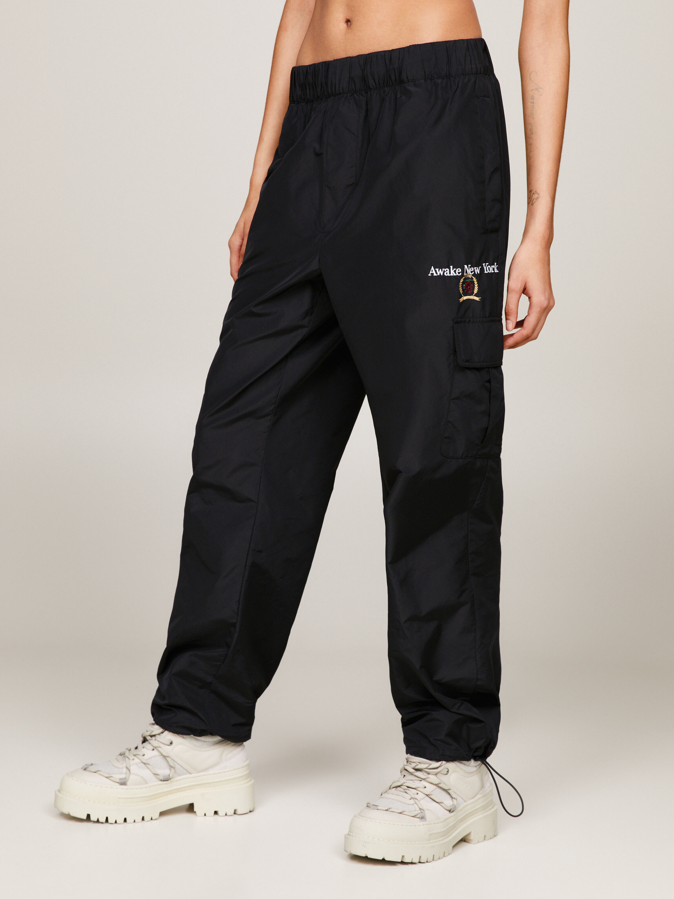 Tommy jeans trousers hotsell