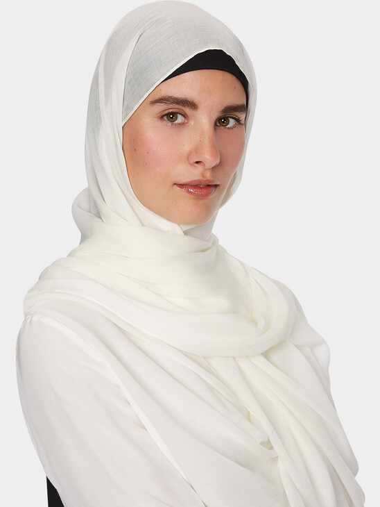 Modal Signature Brooch Hijab