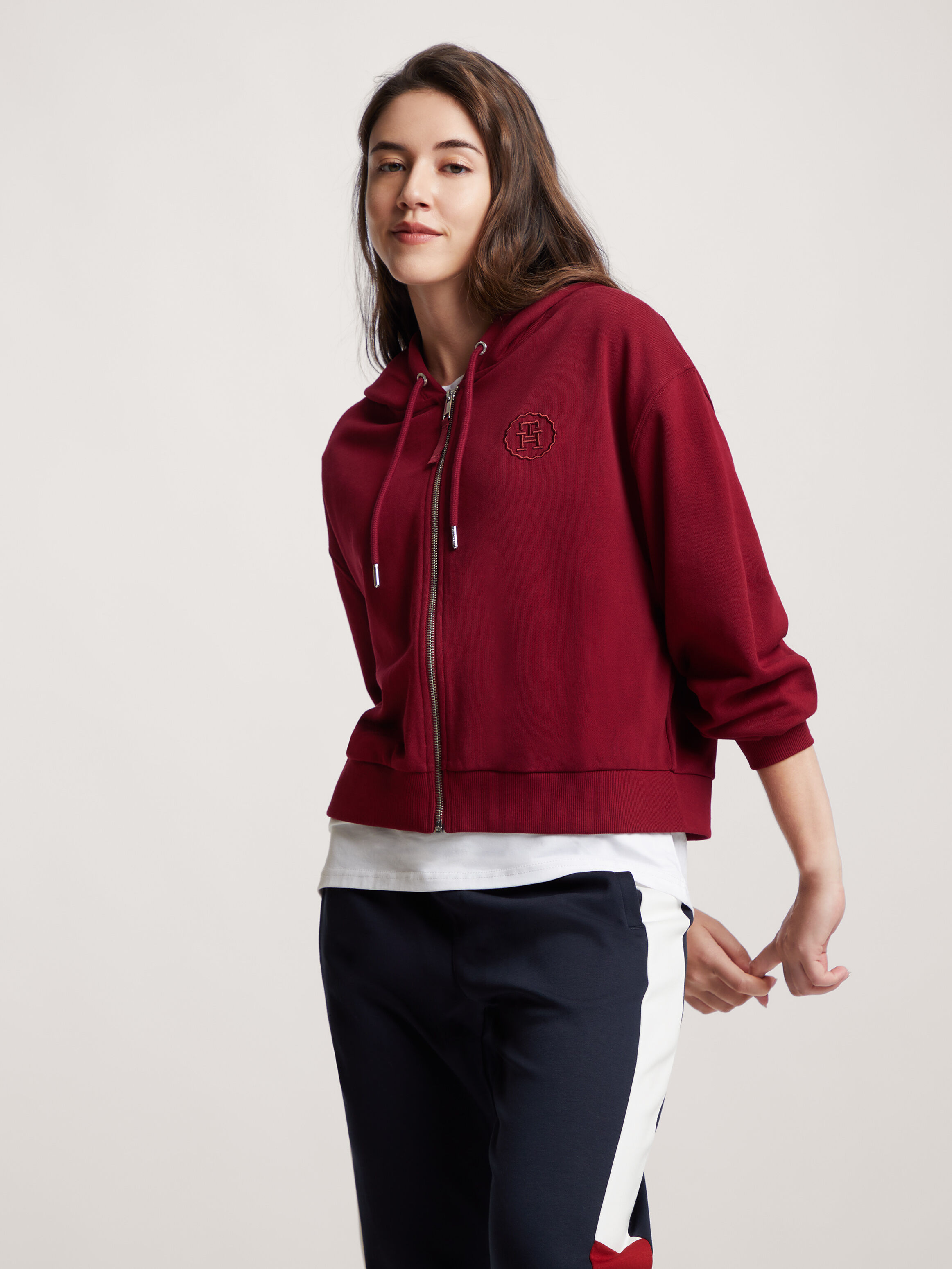 Tommy hilfiger deals red cropped hoodie