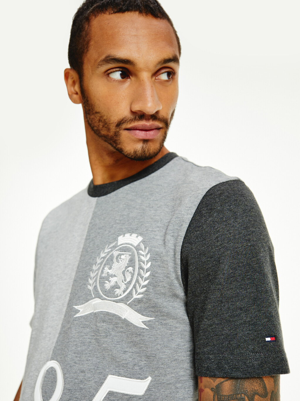 Icons Crest Relaxed Fit T-Shirt