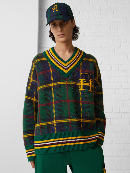 TH LAB BLACK WATCH TARTAN V NECK SWEATER
