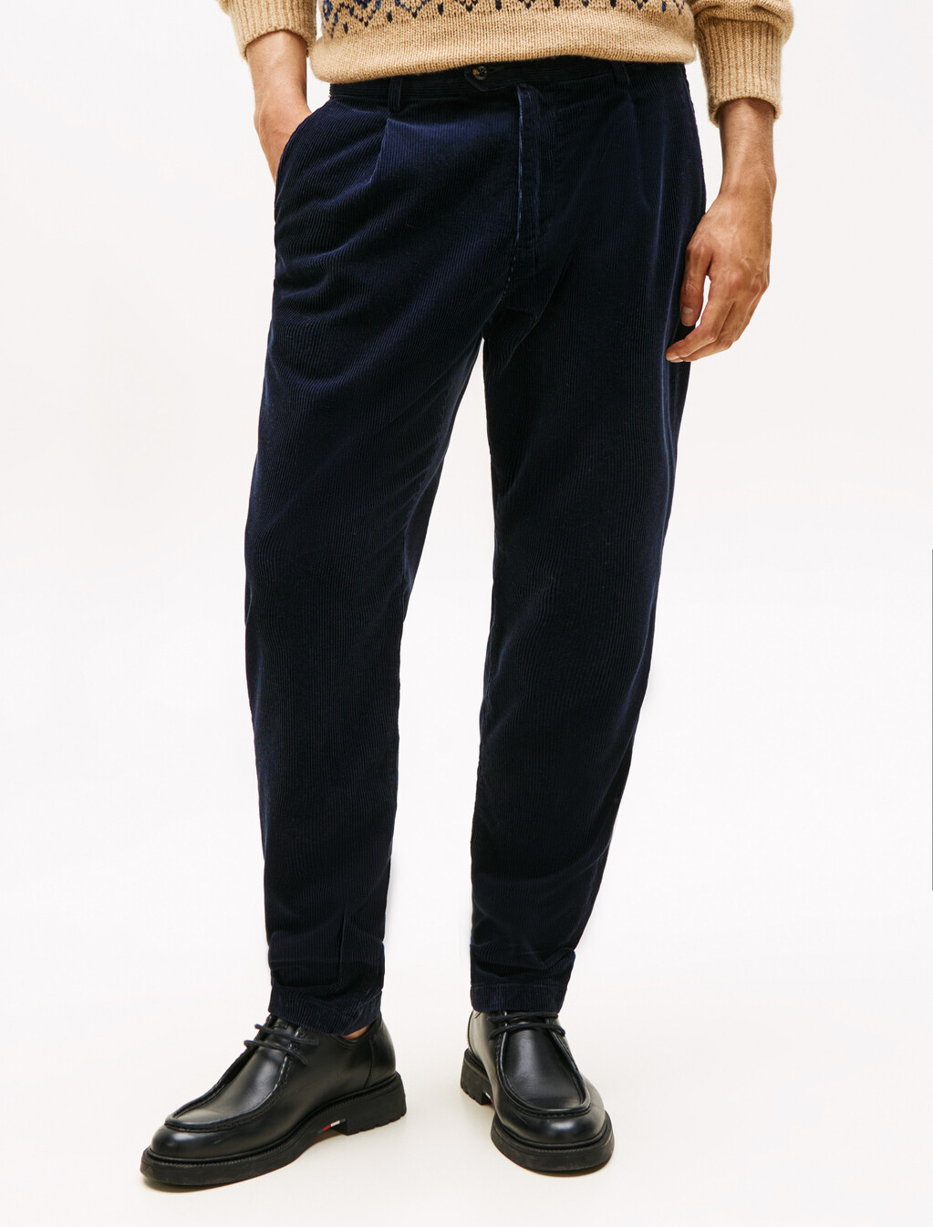 Harlem Pleated Tapered Corduroy Chinos, Dark Night Navy Cord, hi-res