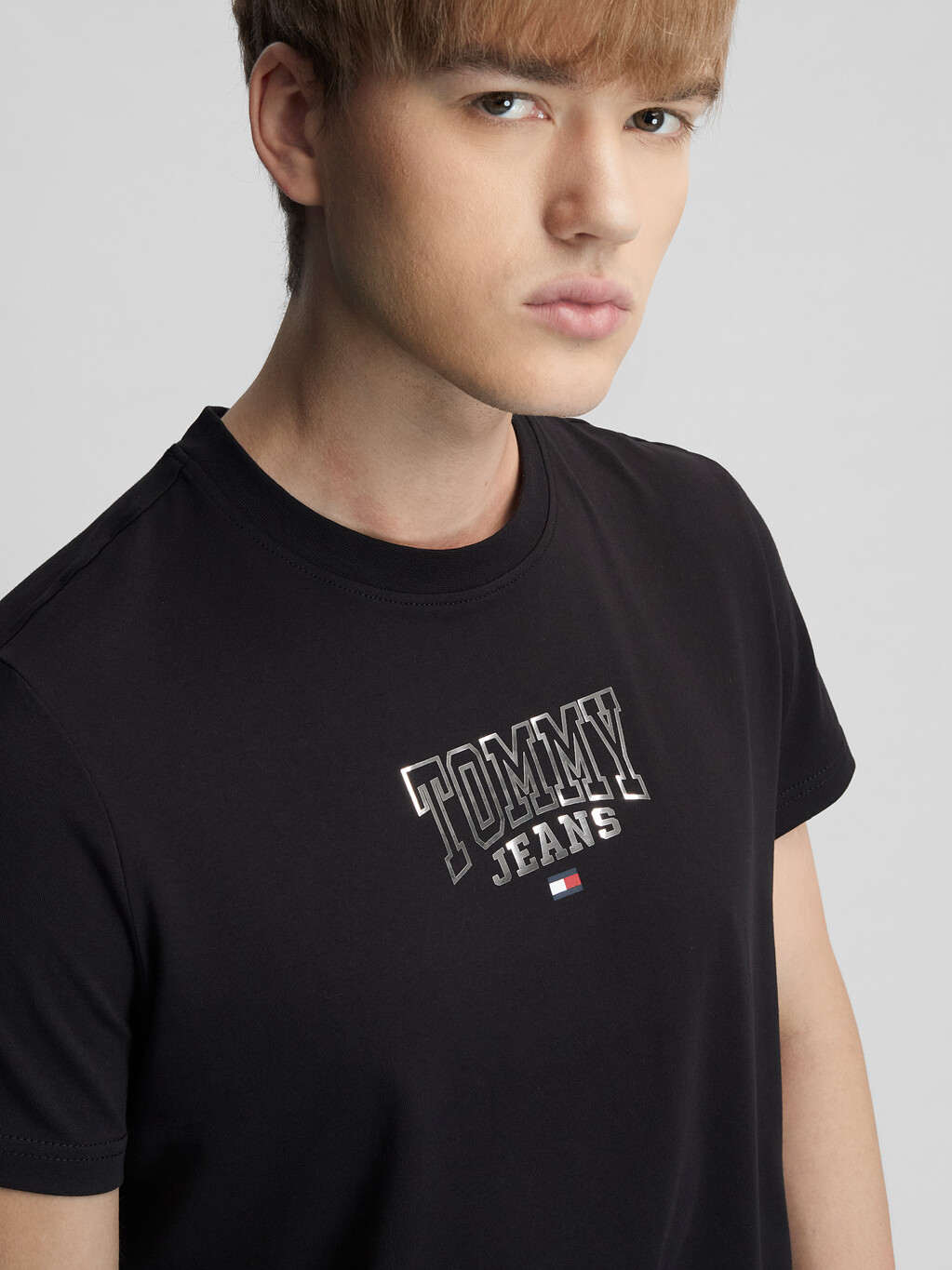 Metallic Foil Entry Graphic T-Shirt | | Tommy Hilfiger Malaysia