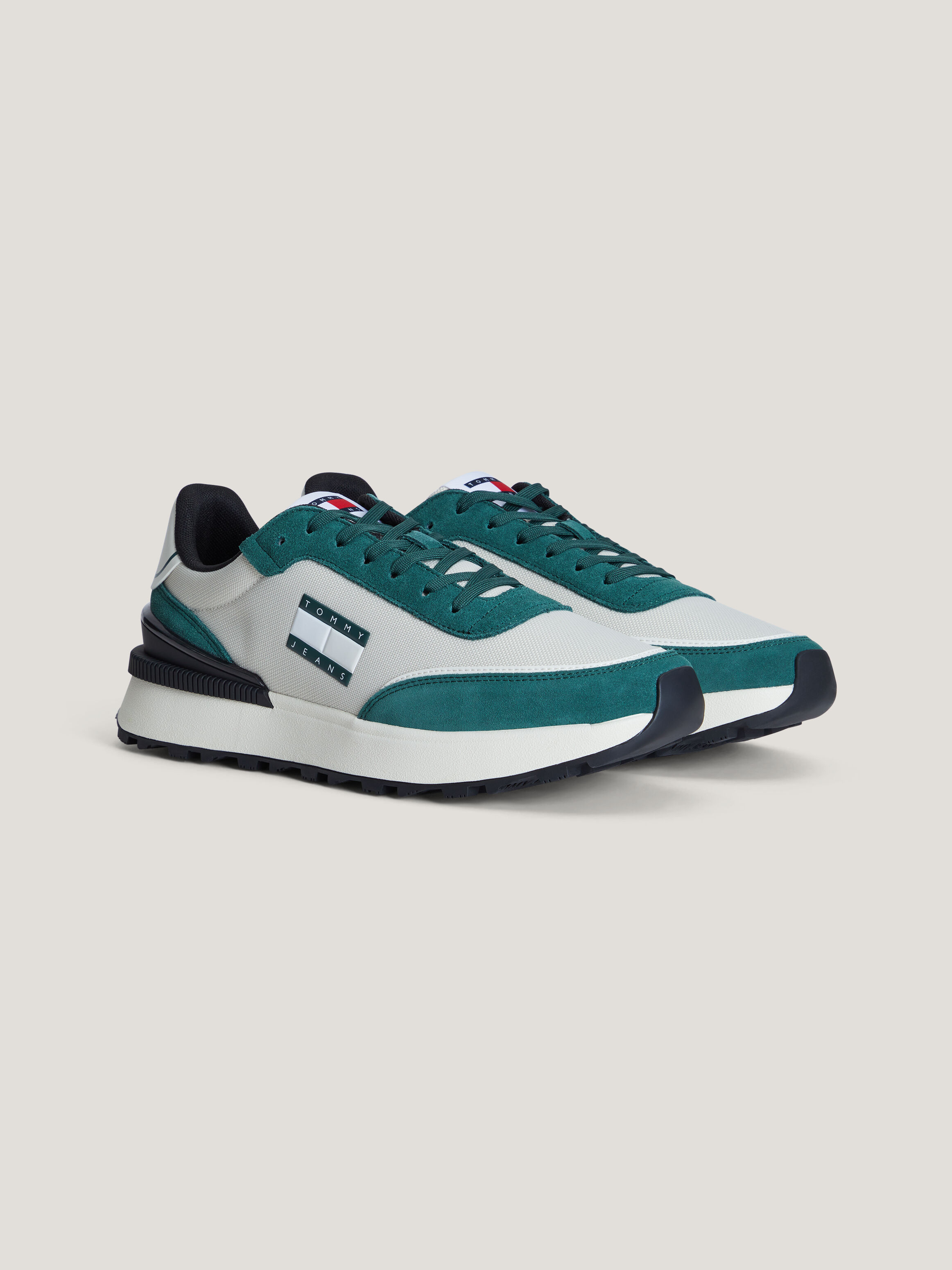 Tommy hilfiger retro star on sale trainers