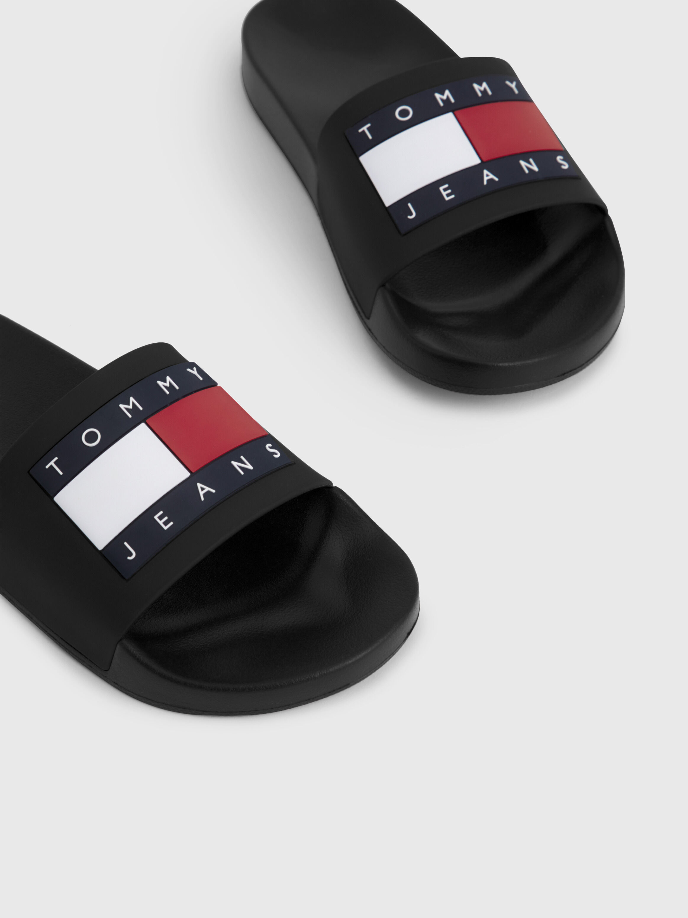 Tommy hilfiger sliders store footasylum