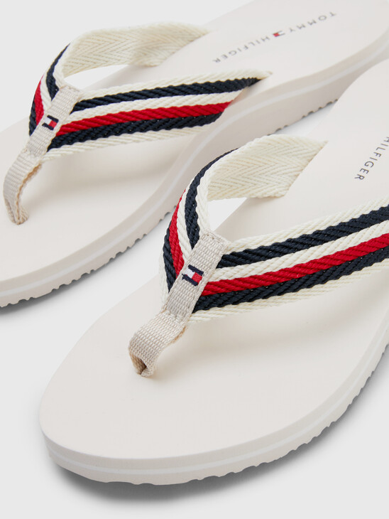 ESSENTIAL SIGNATURE STRAP FLIP-FLOPS