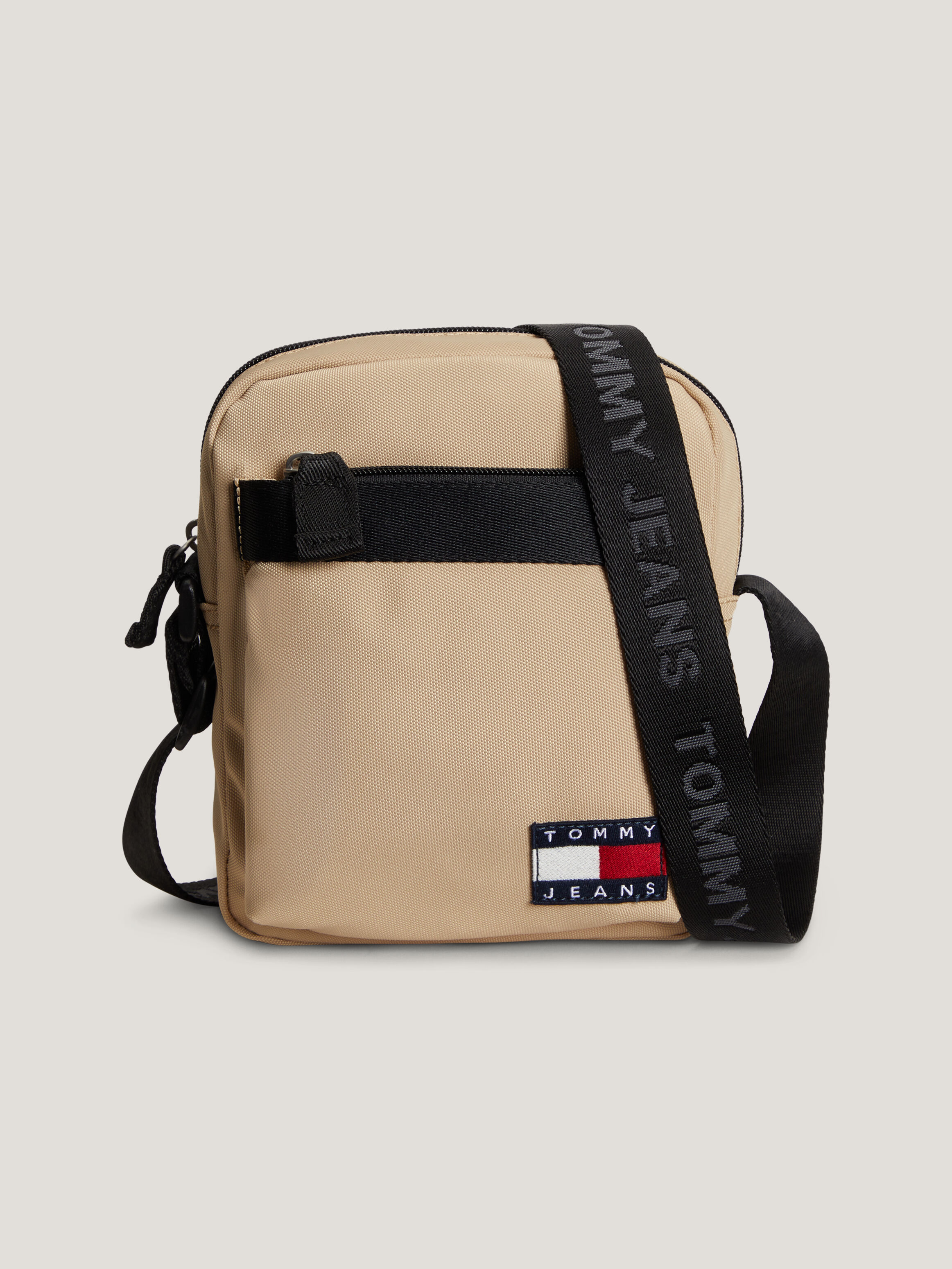 Tommy hilfiger backpack 2025 malaysia