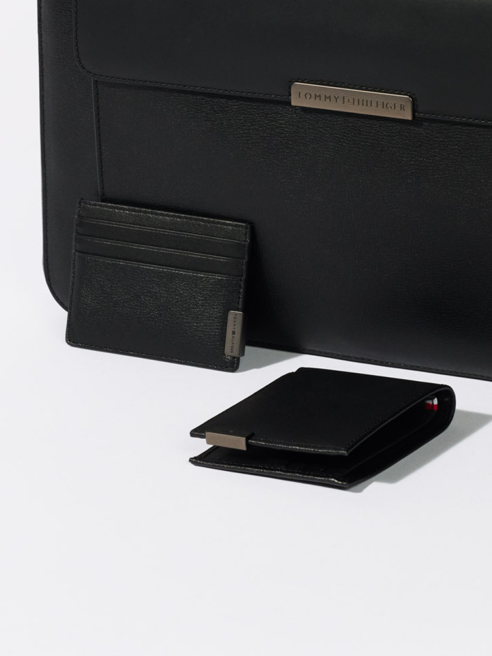 Tommy Hilfiger Men's Wallets